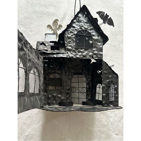 Black metal Halloween haunted house lantern ￼ - Picture 5 of 5
